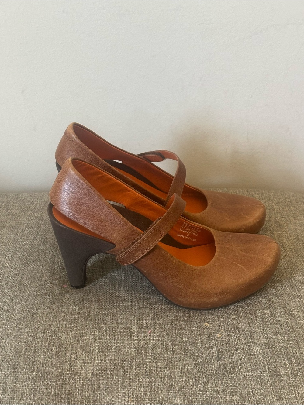 Tsubo "Acrea" Brown Leather Mary Jane slingback pumps Size 8